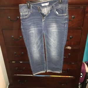 No Boundries Denim Capris Size 11